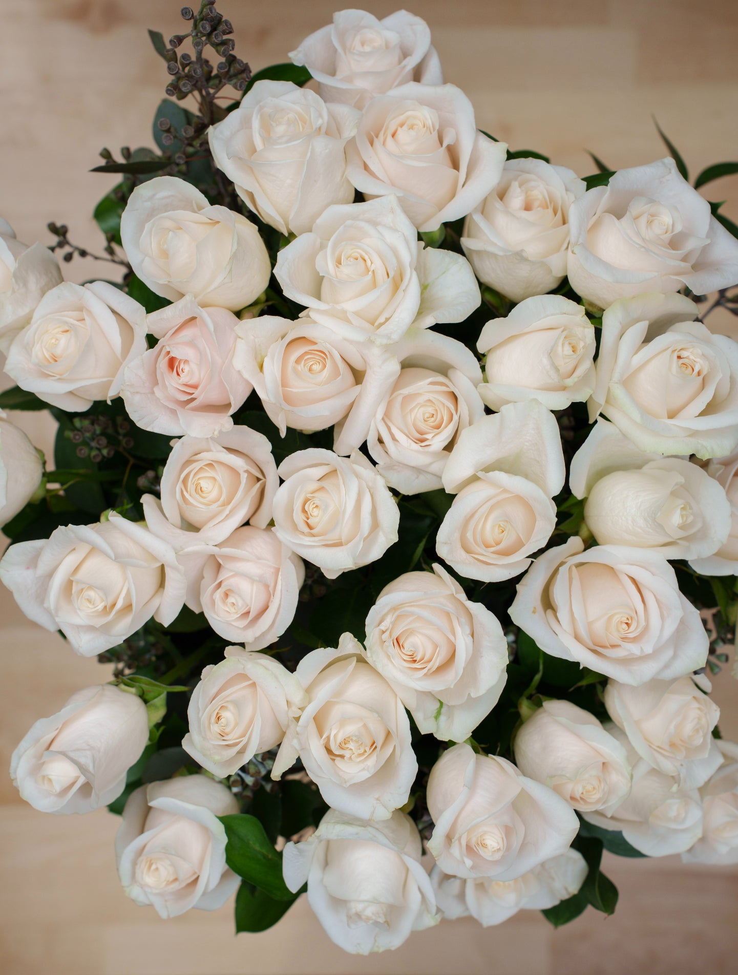 36 White Roses